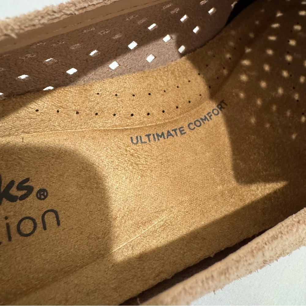 Clarks Juliet Hayes Perforated Suede Loafers Sand 6M - Picture 10 of 16